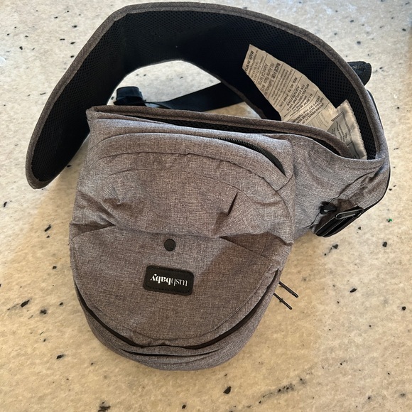 Tushbaby adjustable baby infant hip carrier with pockets gray - Picture 2 of 4